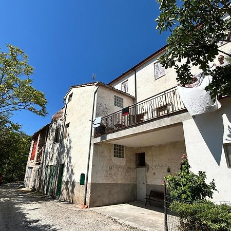 La Quiete Tra Le Montagne Apartment Apiro Bagian luar foto