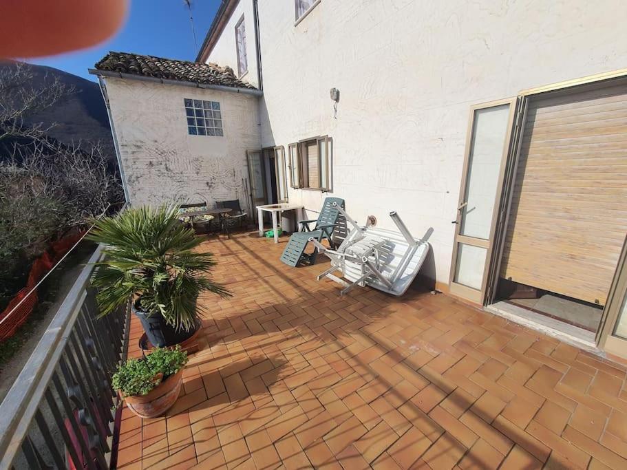 La Quiete Tra Le Montagne Apartment Apiro Bagian luar foto
