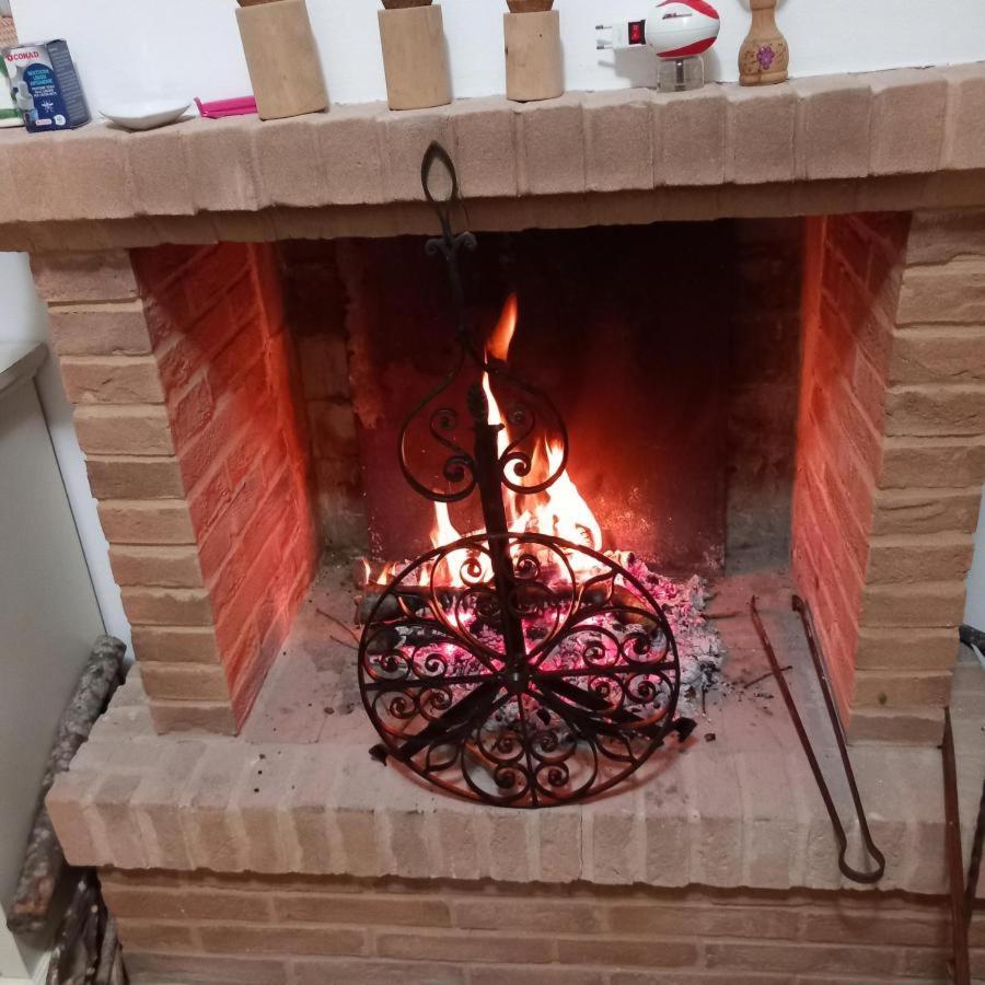 La Quiete Tra Le Montagne Apartment Apiro Bagian luar foto
